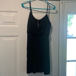 Women’s black, casual Guess dress!